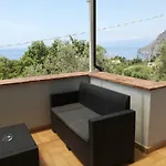 Alojamento de Acomodação e Pequeno-almoço La Giara 4*