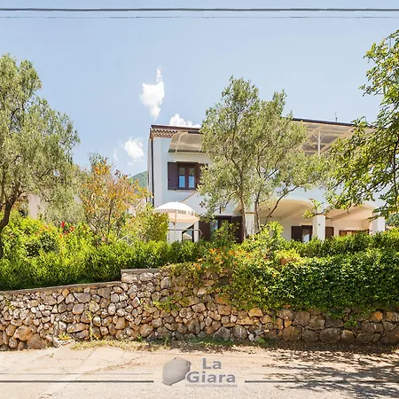 La Giara Bed & Breakfast 4*